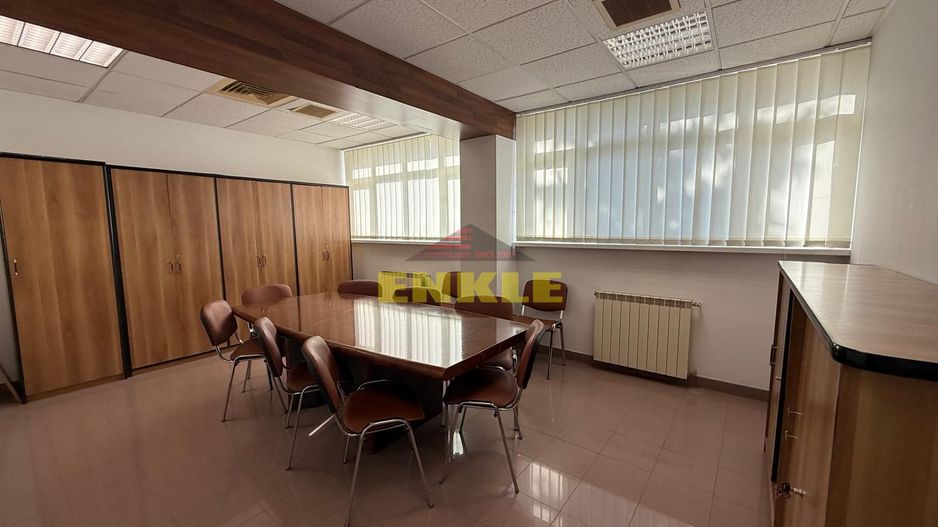 De vanzare  CLĂDIRE PREMIUM DE BIROURI ȘI SERVICII,  pret negociabil - Poză 9