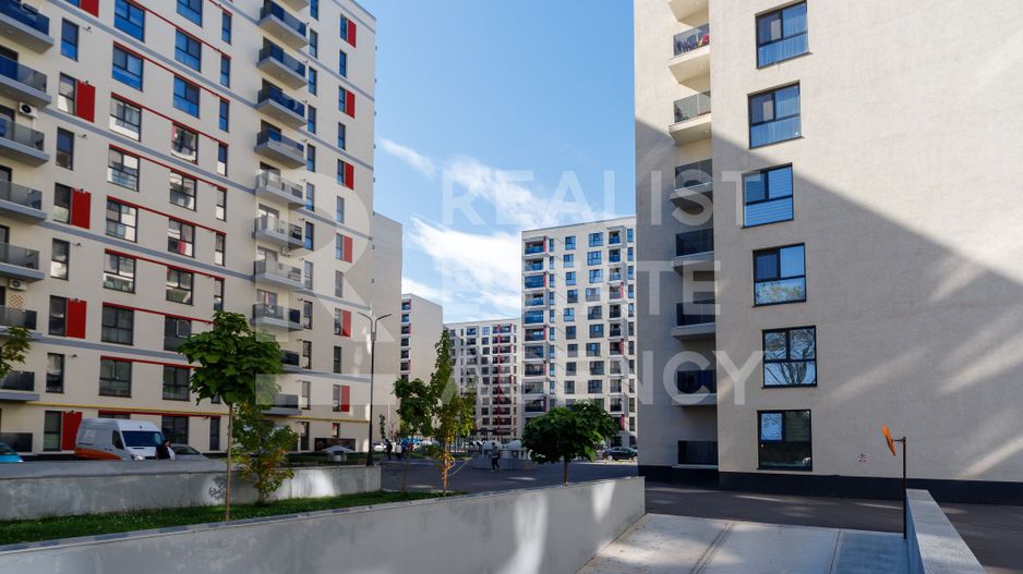 Vânzare, apartament cu 3 camere în zona Lujerului - Poză 2