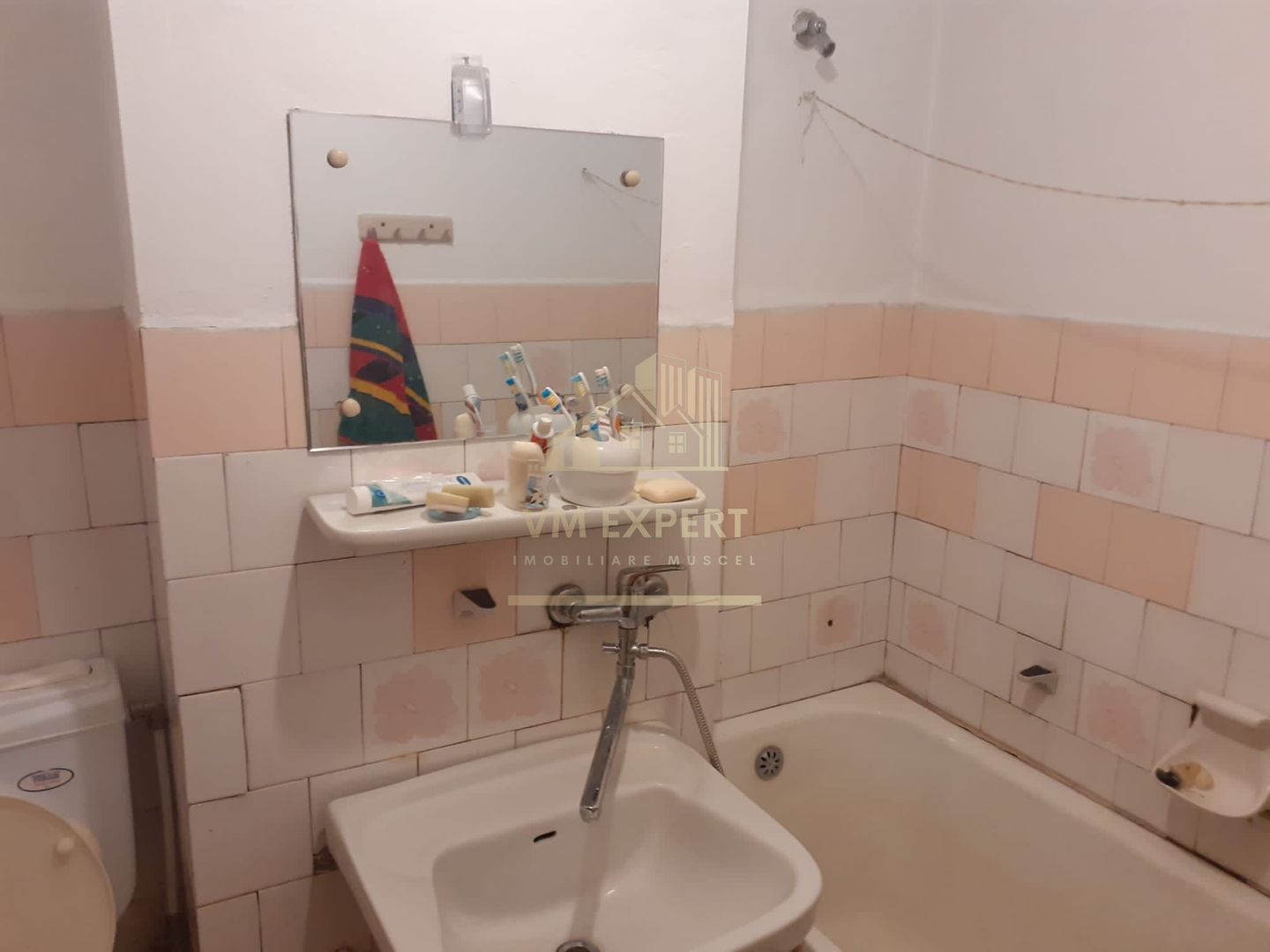 APARTAMENT 3 CAMERE, ETAJ 1, CAMPULUNG, PRET 43000 EURO - Poză 8