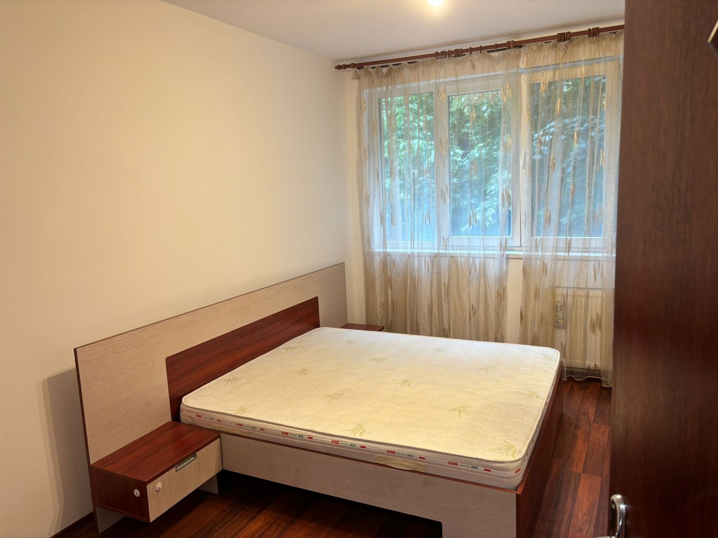 AP. 2 CAMERE PIATA SUDULUI, PARCARE, MODERN, BUCATARIE INCHISA - Poză 3