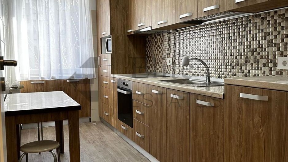 Apartament nou cu 2 camere de vanzare in Prima Universitatii - Poză 1