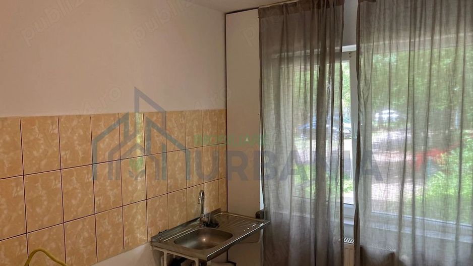 Apartament 2 camere, zona Ciurchi, Iași – renovat, mobilat, utilat - Poză 1