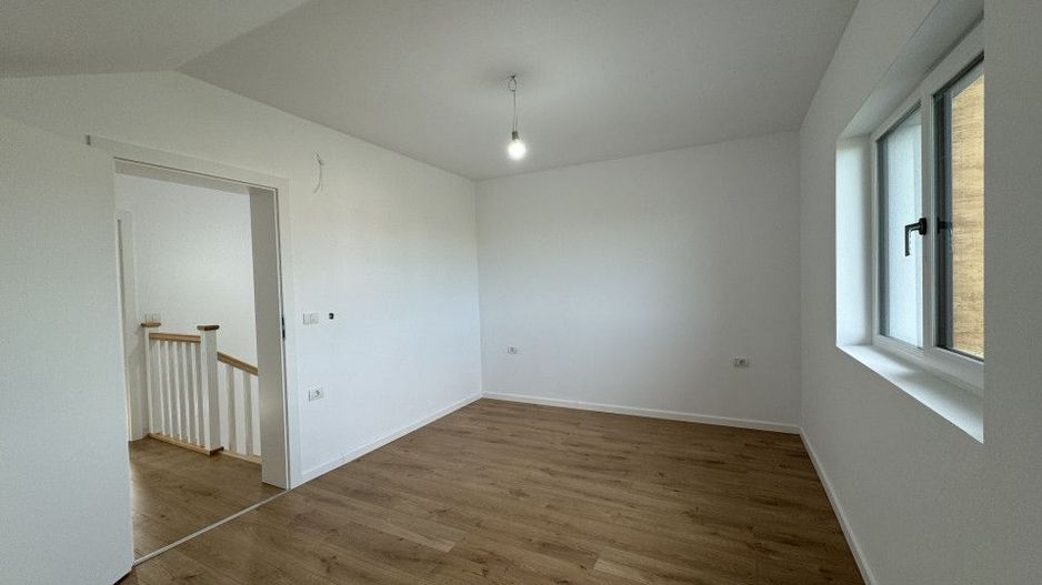 Duplex cu 4 camere si teren generos de 352 mp – Mosnita Noua - Poză 12