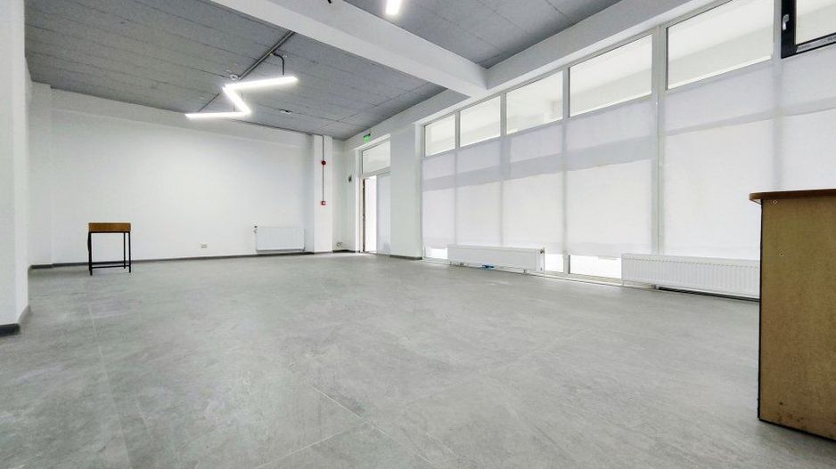 Spatiu comercial Dambu Rotund | Cladire Noua | Parcare - Poză 2