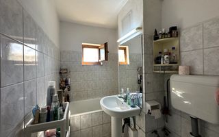 Apartament 3 camere, 2 bai, etaj intermediar, Dambovita - Poză 9