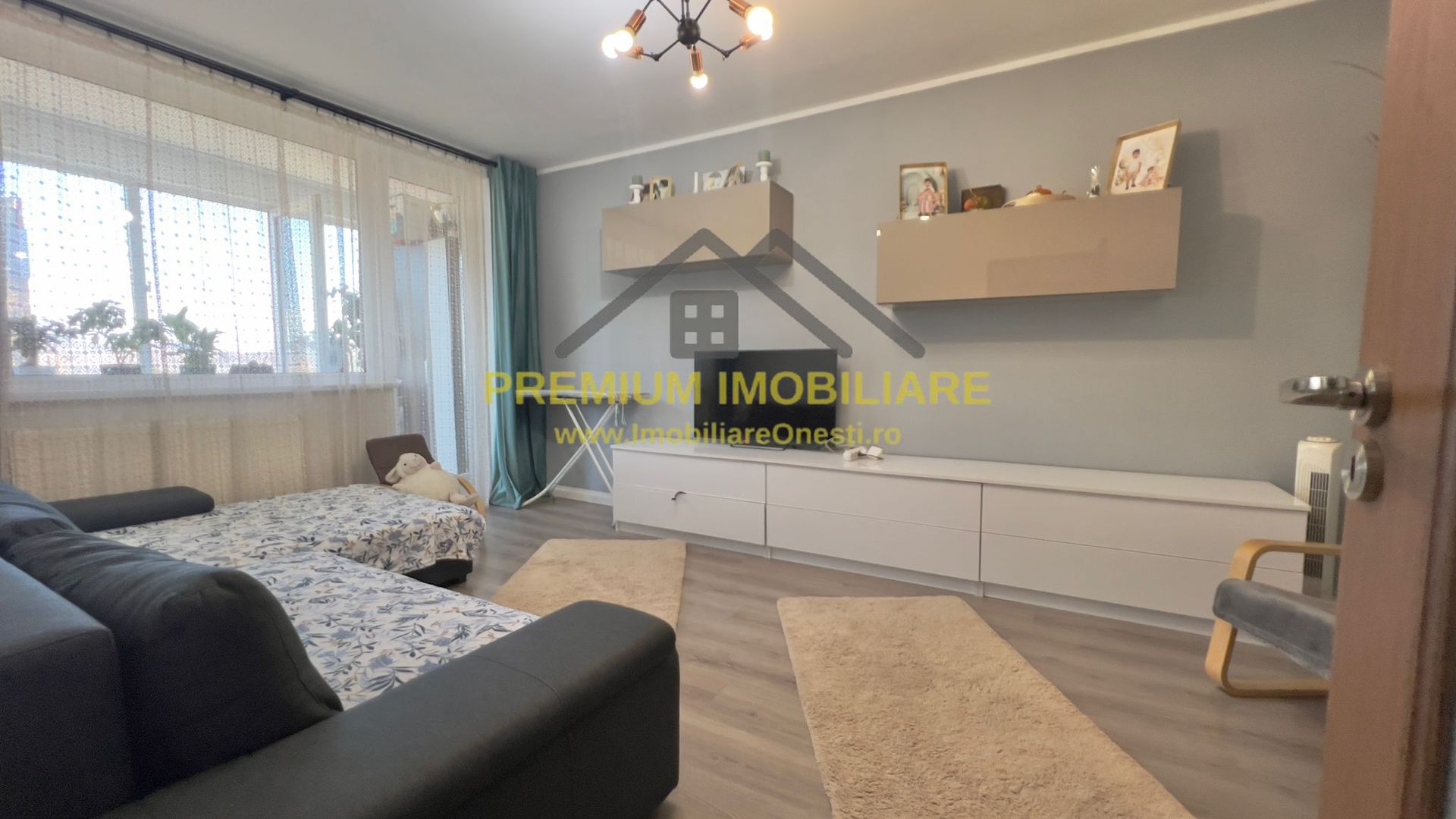 Apartament 3 camere Zona de sus - Poză 1