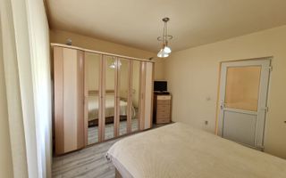 Casă cu teren generos pretabila pentru afacere - Poză 5