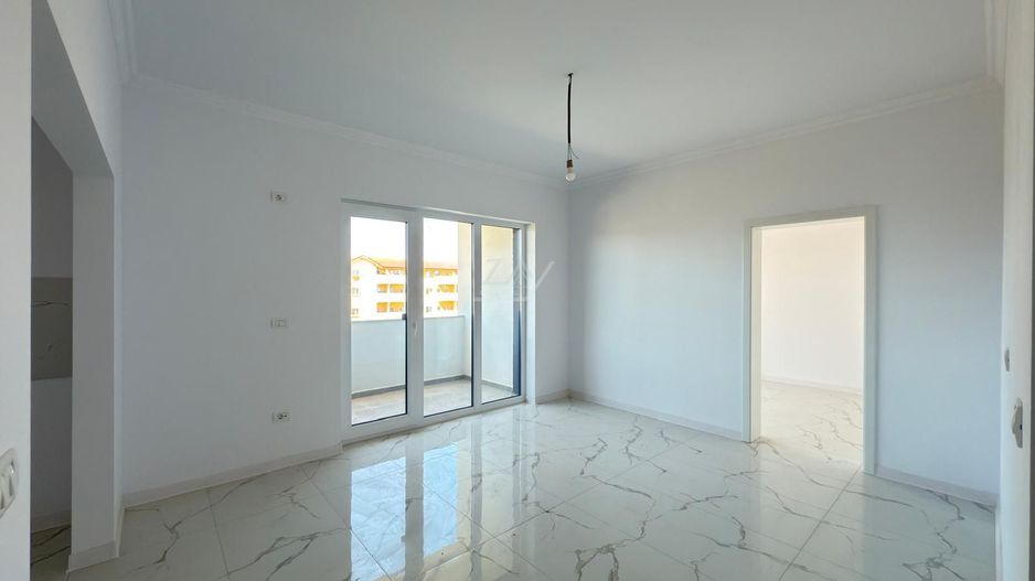 Etaj 1. Loc de parcare. Asfalt. - Poză 3