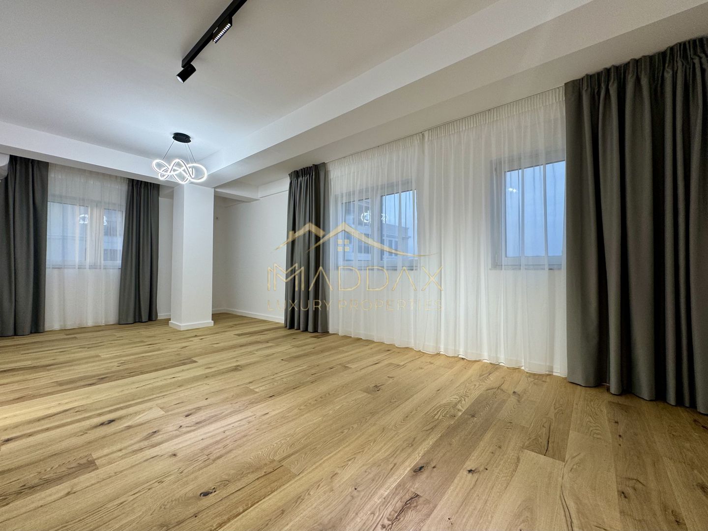 Duplex cu 4 Camere *211mp* / 2 parking / Erou Iancu Nicolae - Poză 29