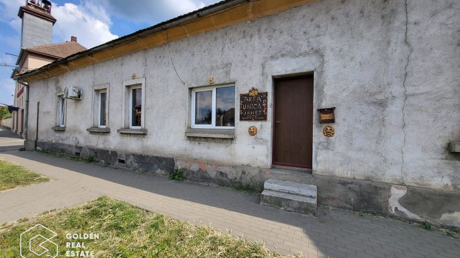 Casa cu 3 camere, Lipova - Poză 1