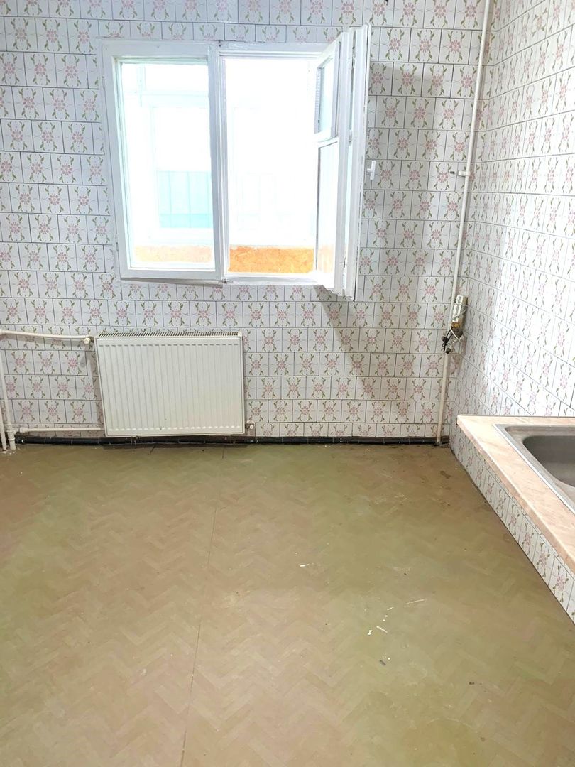 Vanzare Apartament 3 Camere Calea Vitan Bloc Solid 1987 5 Min Metrou Mihai Bravu - Poză 4