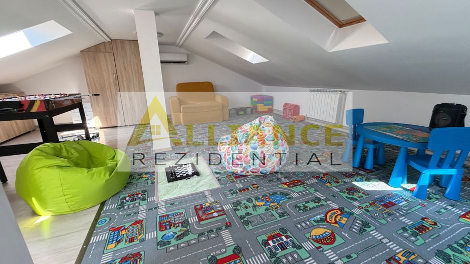 Casa P+1+M cu teren de 650 mp, piscina si curte complet amenajata - Poză 32