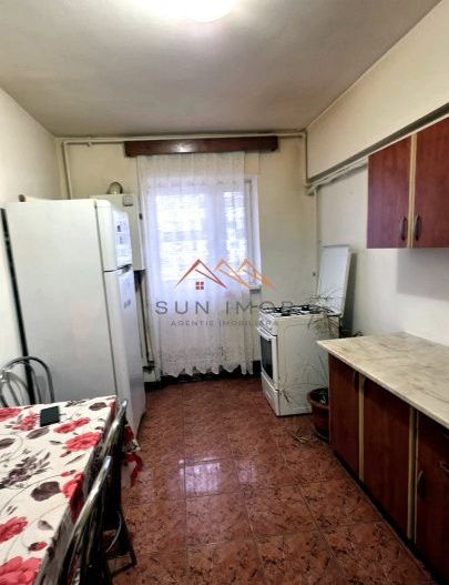 Apartament 3 camere, ultracentral, decomandat, 2 grupuri sanitare - Poză 9