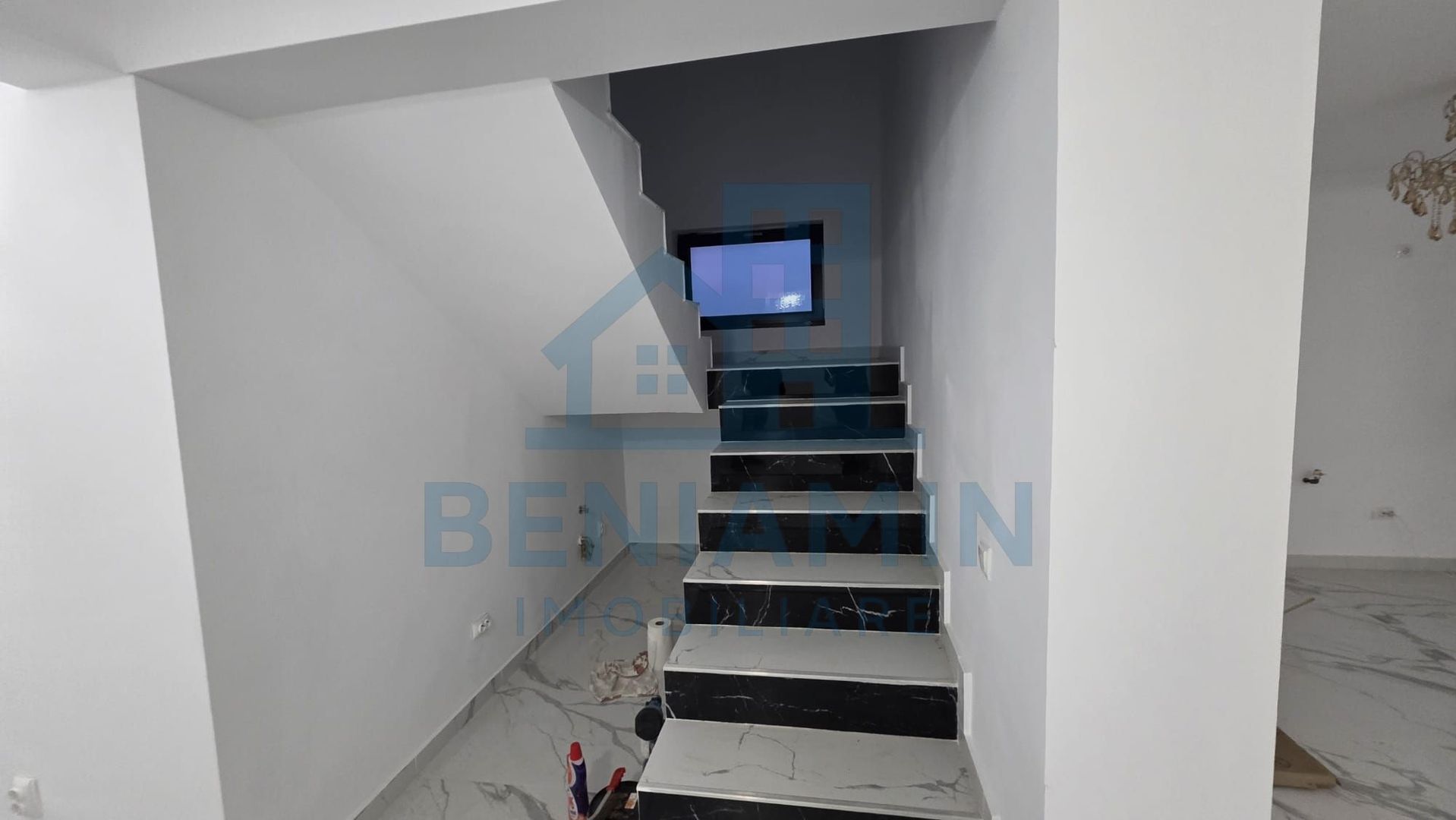 Casa noua 4 dormitoare 2 bai P+1 zona Selgros Teilor - Poză 11