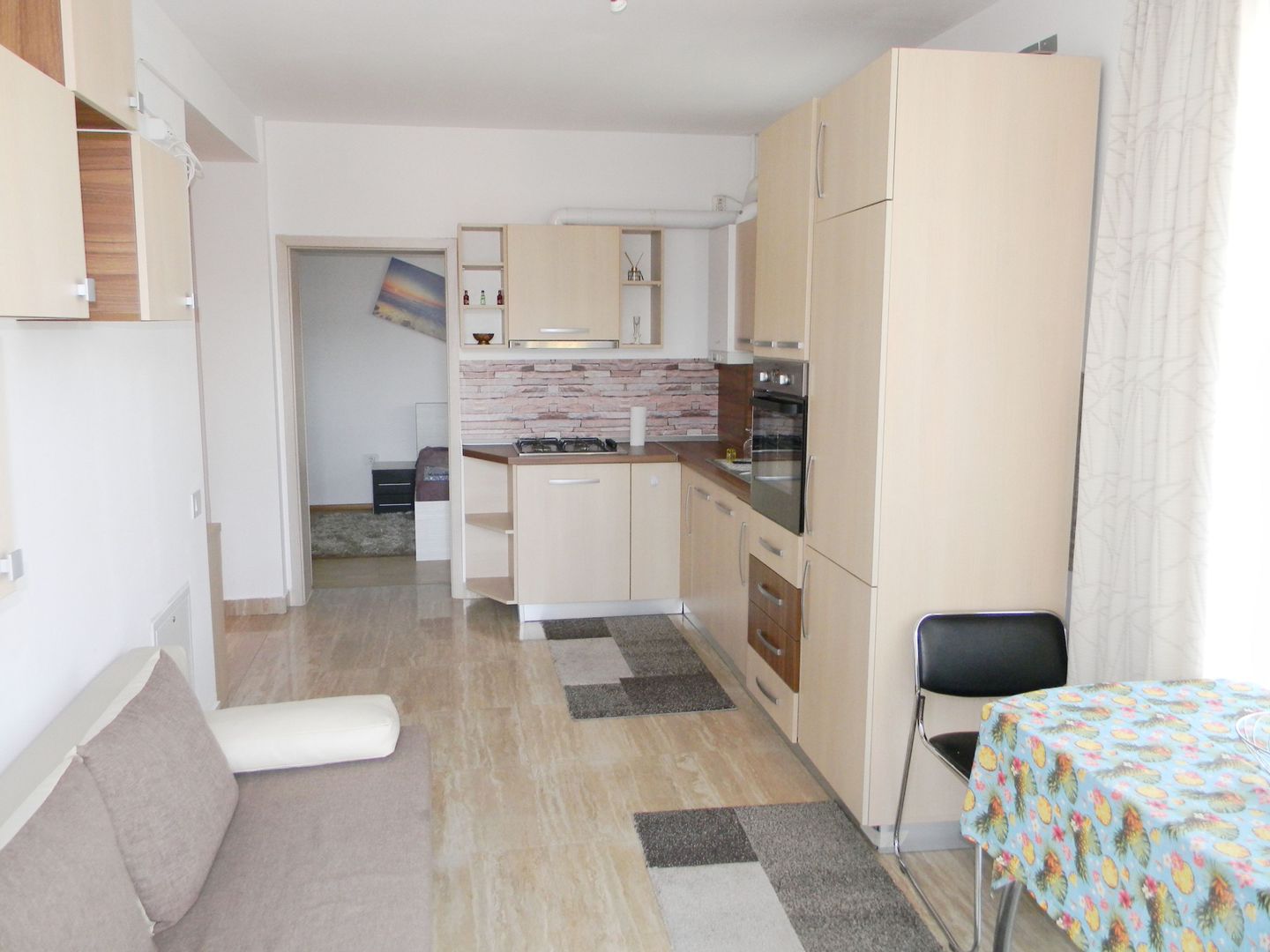 Apartament cu priveliste frumoasa,in bloc nou,zona colinei - Poză 6