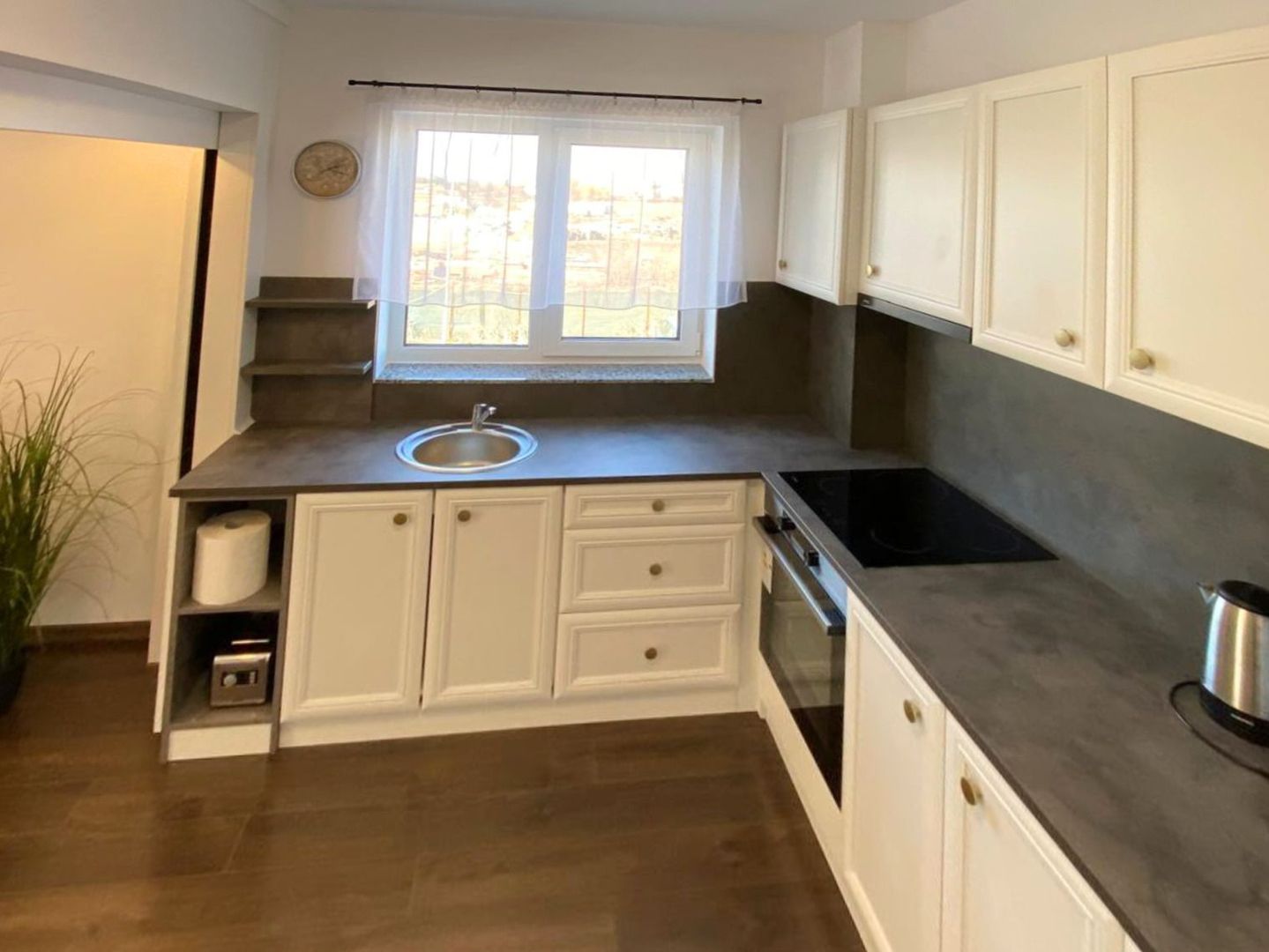 Apartament modern cu 2 camere pereți retractabili terasă parcare și boxă - Poză 8