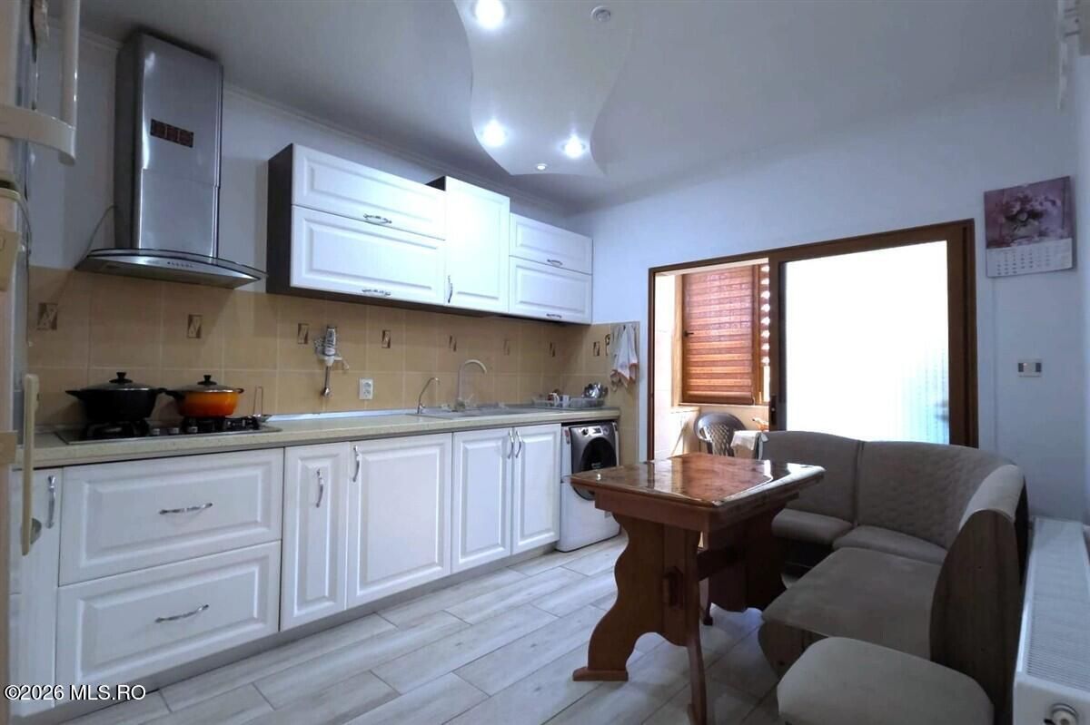 Techirghiol - Centru, casa tip duplex P+M, lot 293 mp si 154 mp utili! - Poză 9