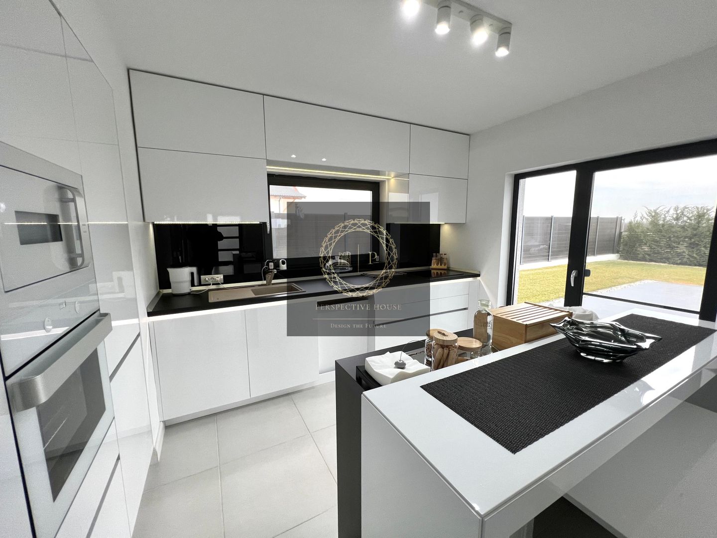 Casa individuala superfinisata, 3 camere, 2 bai, 500mp teren - Poză 7