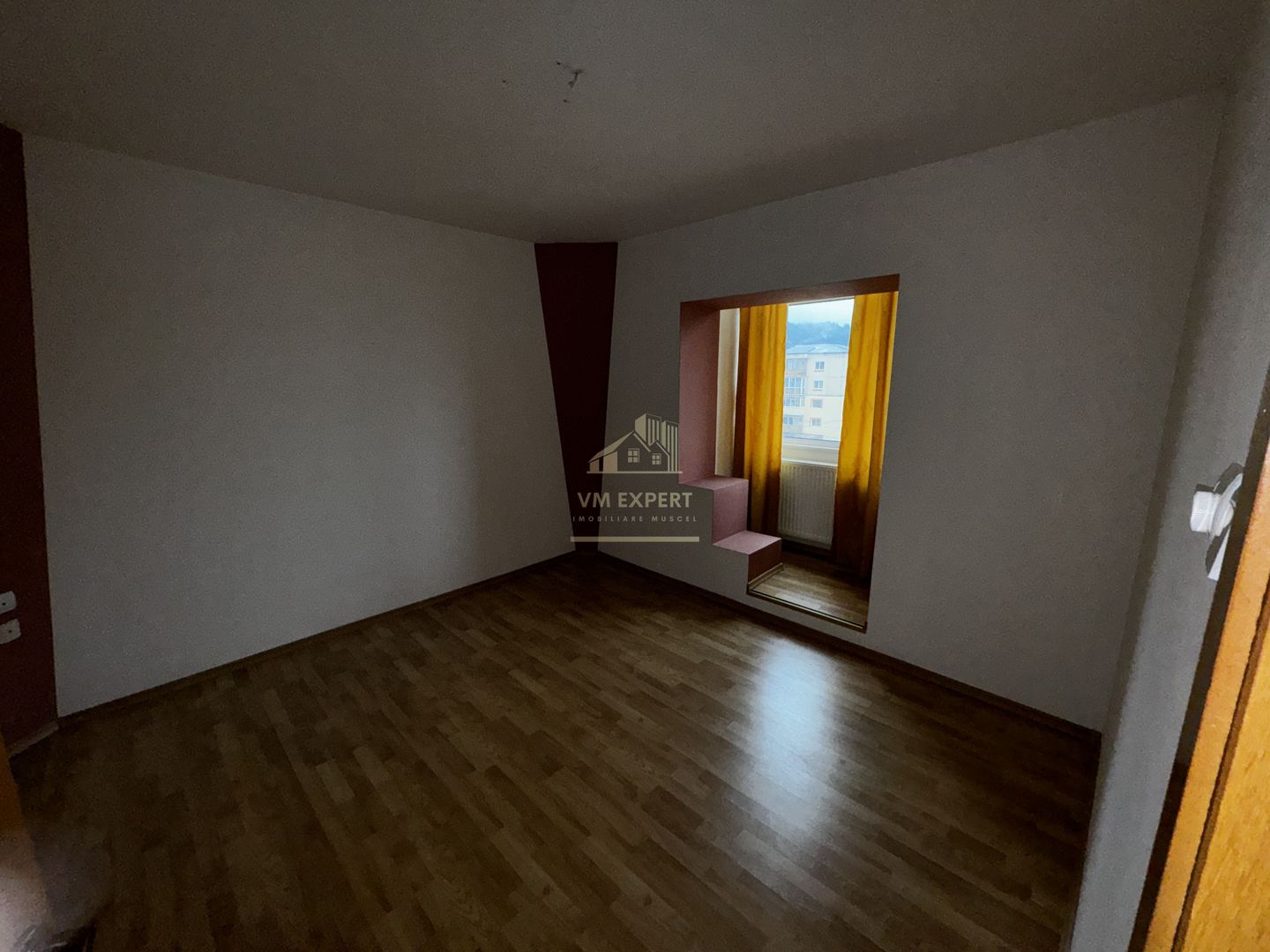 APARTAMENT CAMPULUNG TIP PENTHOUSE, 5 CAMERE GRUI - Poză 6
