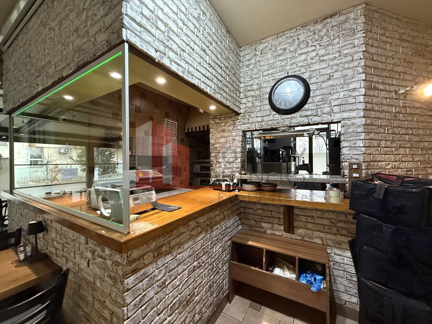 Restaurant complet mobilat si utilat, la cheie - Poză 5