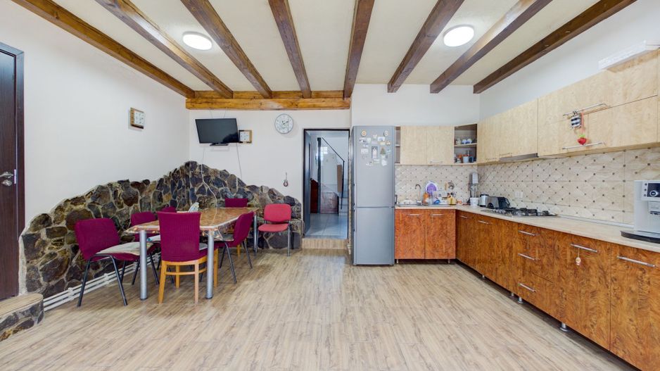 Casă/Apartamente/Spațiu comercial/Hală 700 mp Șagu - Poză 2