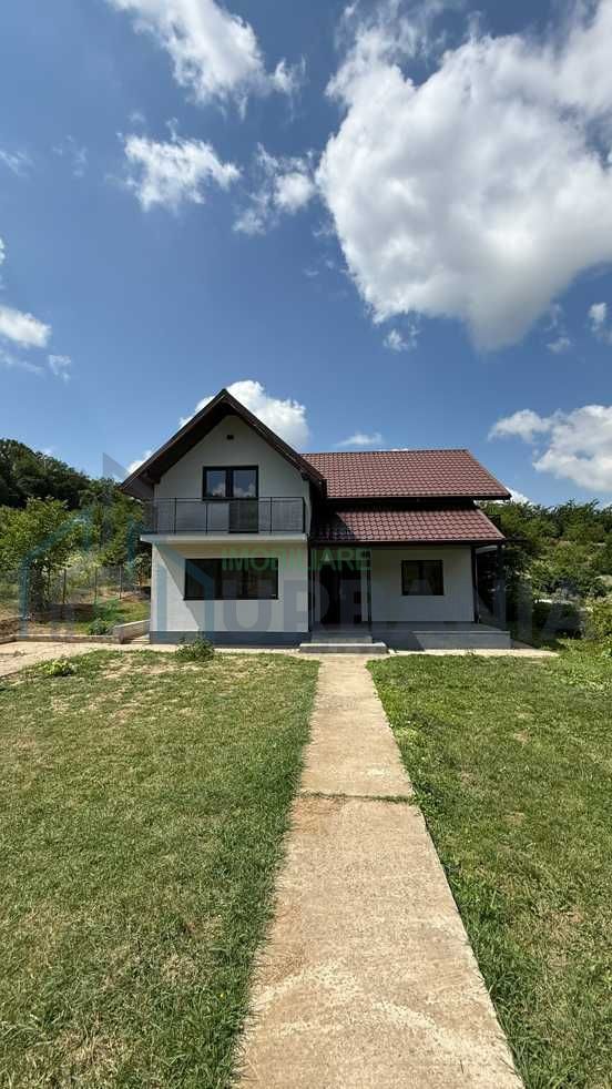 Clădire de 188 mp pentru birouri, clinică sau sediu firmă – Uricani, Miroslava - Poză 1