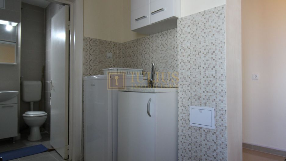 Medicina - Iulius Mall, dormitor cu pat matrimonial. - Poză 8