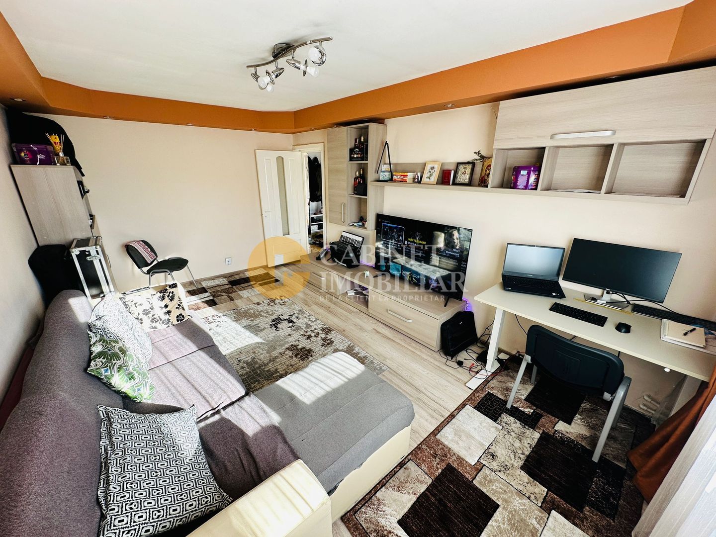 Nicolina 1 - Apartament cu 3 Camere Decomandat - Bloc 1981 - Poză 1