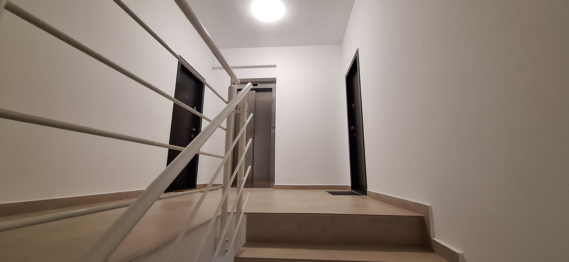 Apartament cu 3 camere si loc de parcare - Kaufland - Poză 11