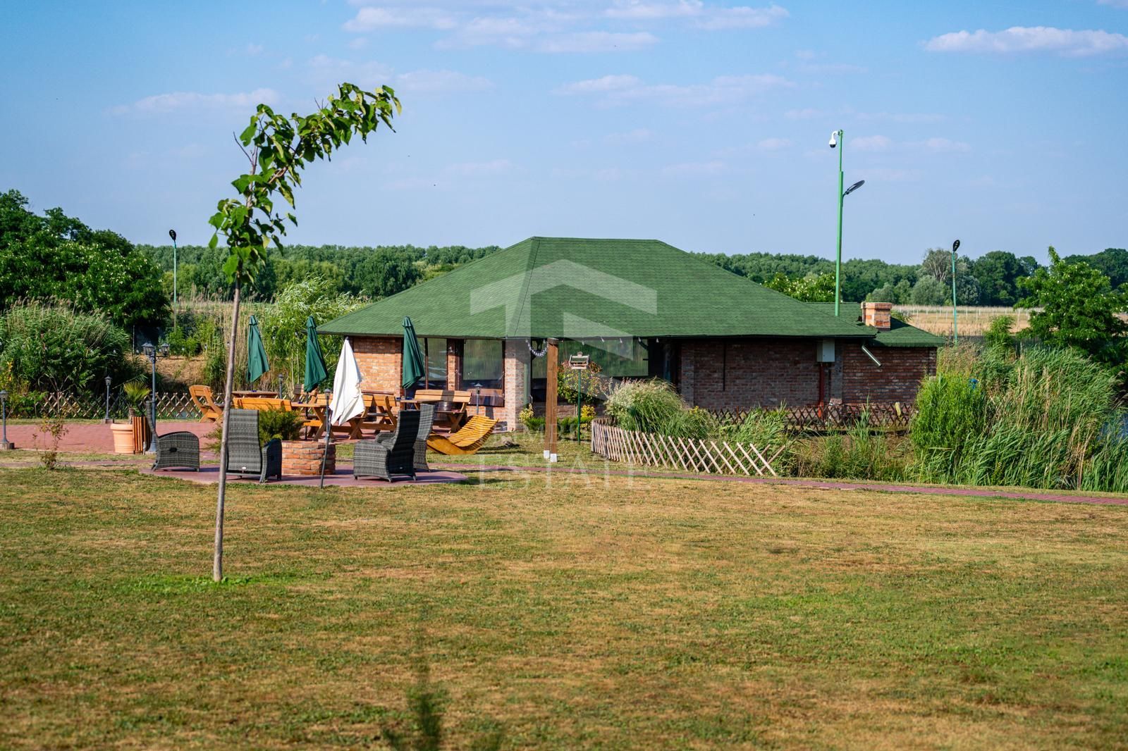 Sala de evenimente cu  piscina si foisor Biled COMISION 0 % CUMPARATOR - Poză 22