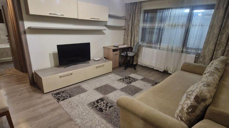 2 Camere Rovine Parter cu Balcon - Poză 1