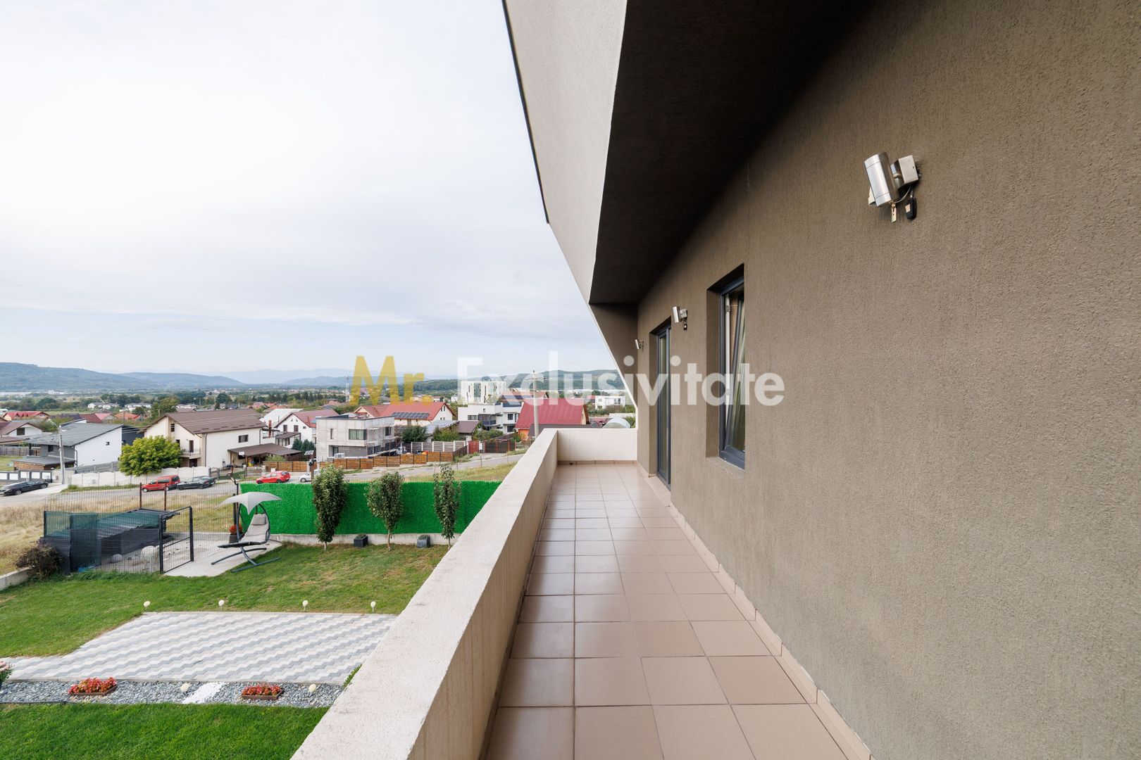 Casa moderna, constructie solida -view panoramic -Mioveni-Arges! - Poză 11