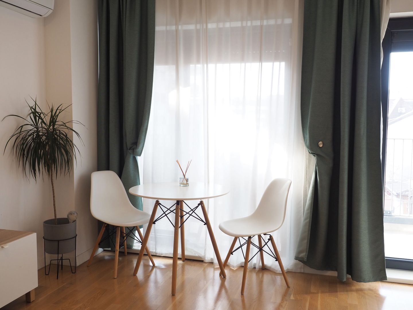 INCHIRIERE 2 CAMERE MOBILAT-UTILAT-PARCARE-ARCADIA-1 MAI-DOMENII - Poză 7