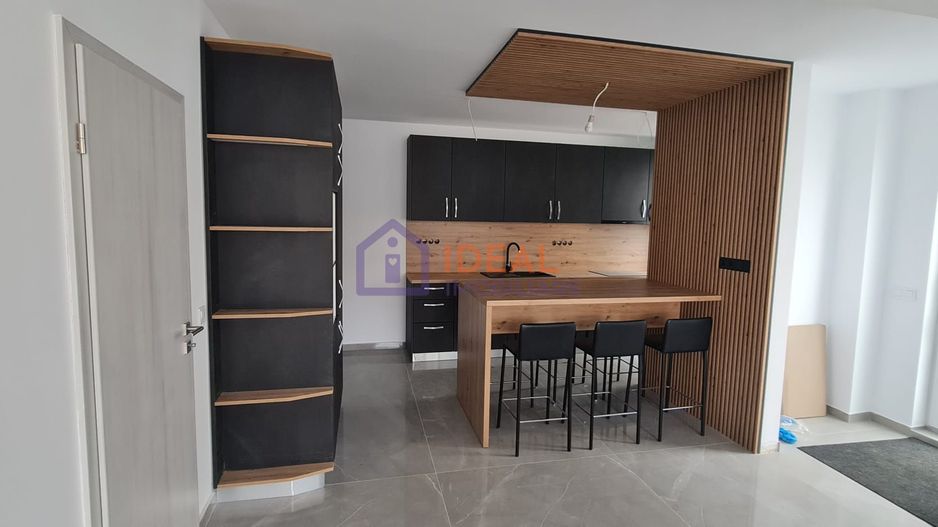 Casa tip quadruplex cu 4 camere in Calea Cisnadiei, zona Casa de Apa - Poză 2