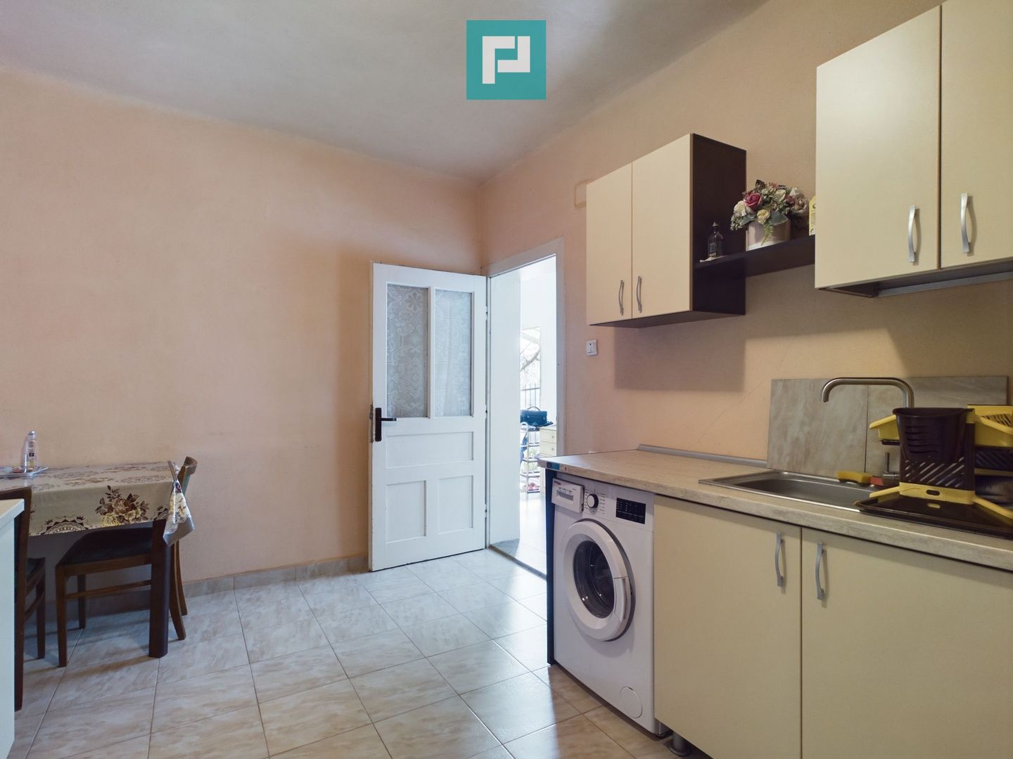 Casă la cheie în Secusigiu - Poză 6