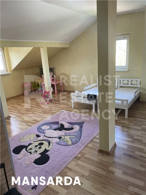 Vilă cu 7 camere de vânzare P+E+M in orasul Pantelimon - Poză 20