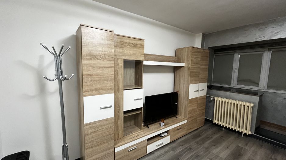 Garsonieră renovată 2025, parter, mobilată complet, zona Titan - Poză 2