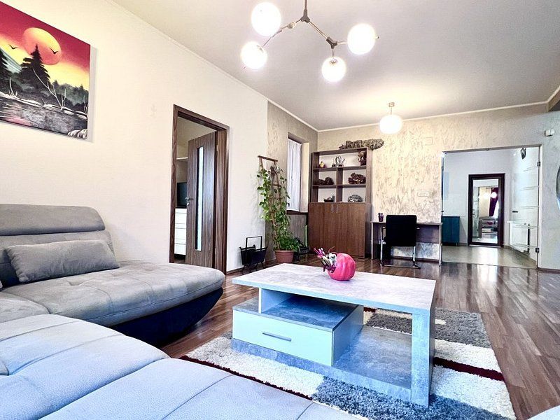 Apartament cu 3 camere,  terasa proprie - Ghiroda - Poză 3