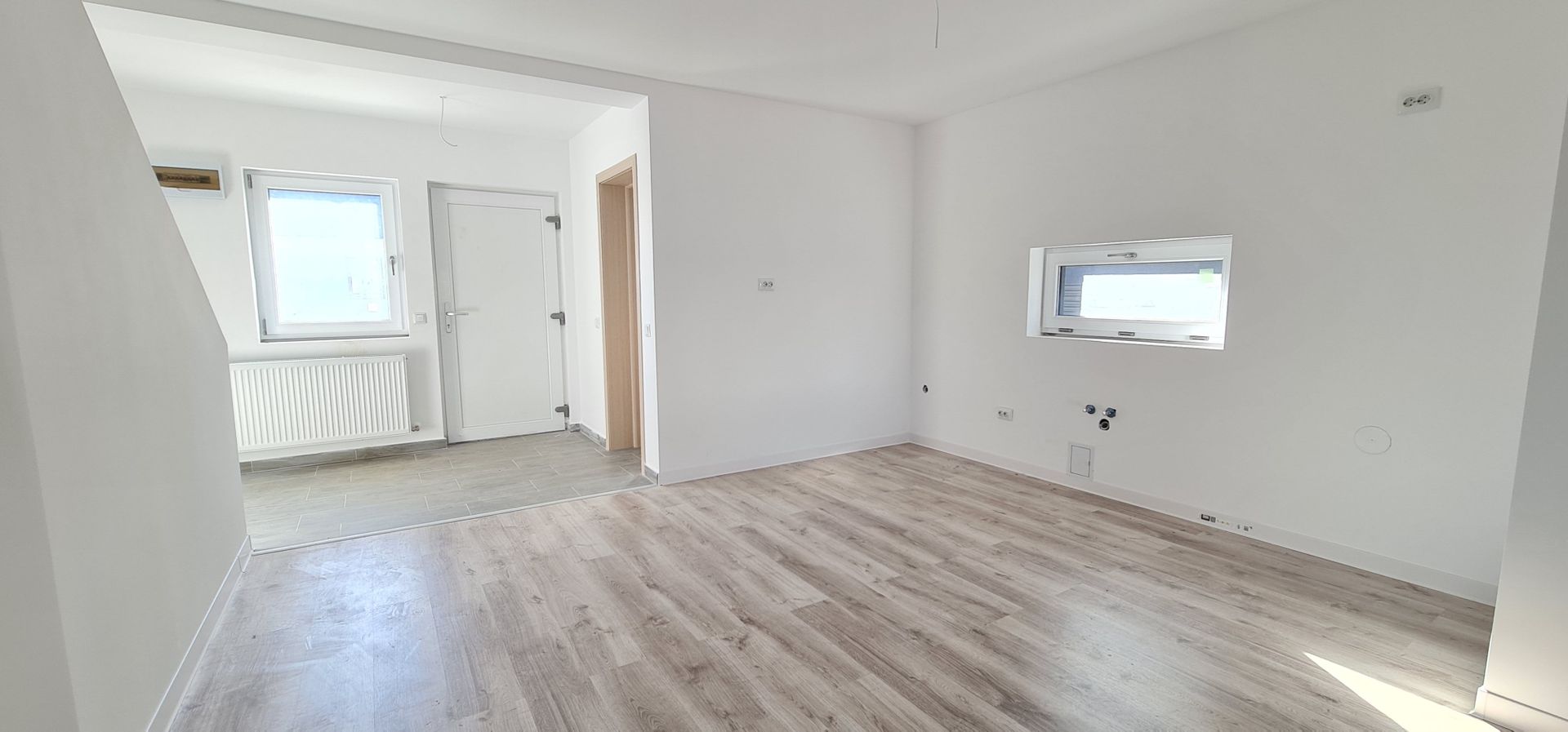 Casa finalizata intabulata in Cartier Izvor Tarlungeni Brasov - Poză 12