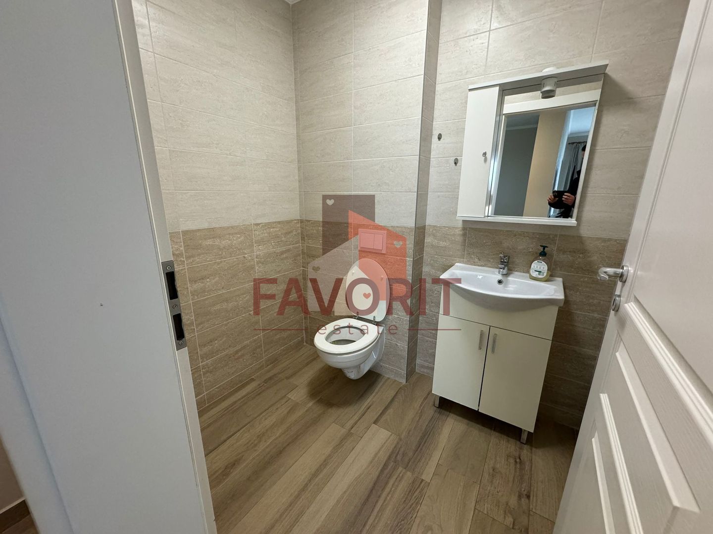 Curte proprie. Loc de parcare. Strada asfaltata - Poză 7