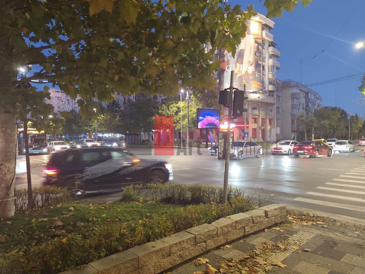 Spatiu stradal Decebal, trafic pietonal - Poză 4