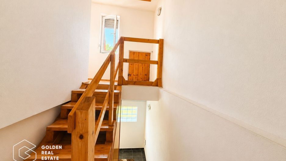 Casa cu teren 688 mp, 2 corpuri de cladire, Parneava - Poză 12
