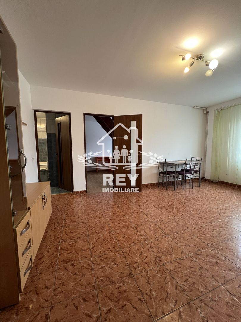 Apartament 3 camere nedecomandat ,bucătărie separată, Stefan cel Mare - Poză 3