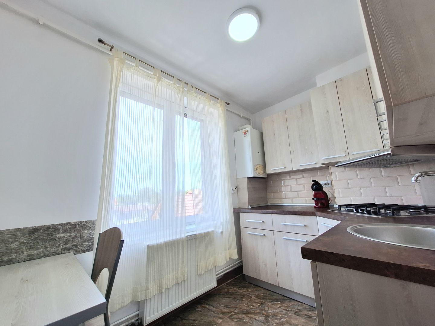 Apartament cu 2 camere, mobilat si utilat, strada Lunga - Brasov. - Poză 4