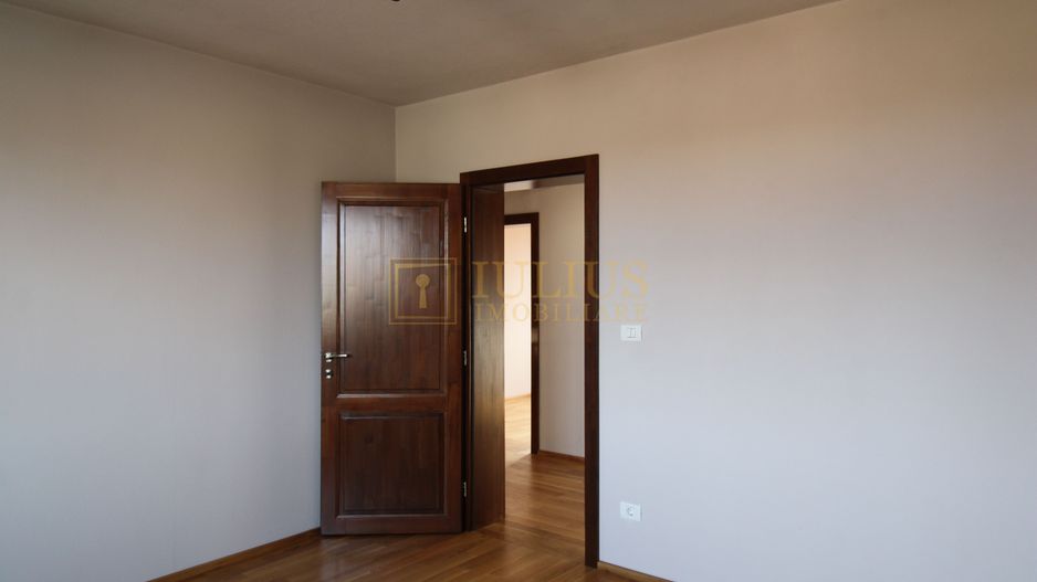 Braytim; 3 dormitoare, living saptios cu semineu. - Poză 18