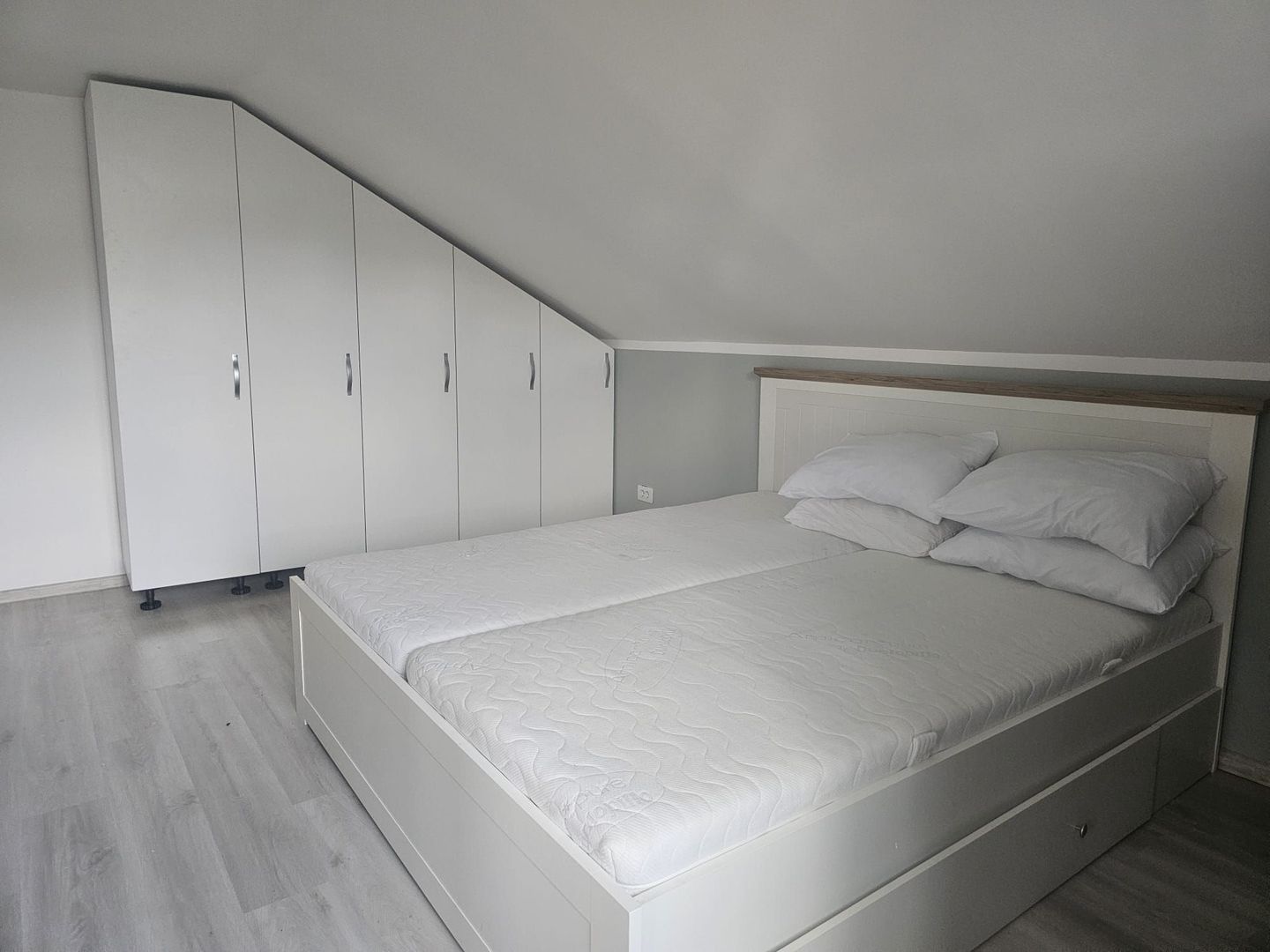 Vila noua, P+1E, mobilata si utilata - zona Bariera Traian - Poză 12