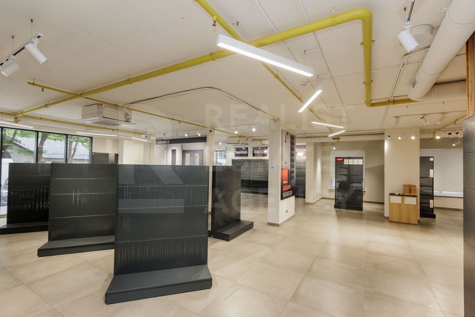 Vânzare, spațiu comercial, amplasat în Ungheni, pe str. Mihai Eminescu - Poză 48