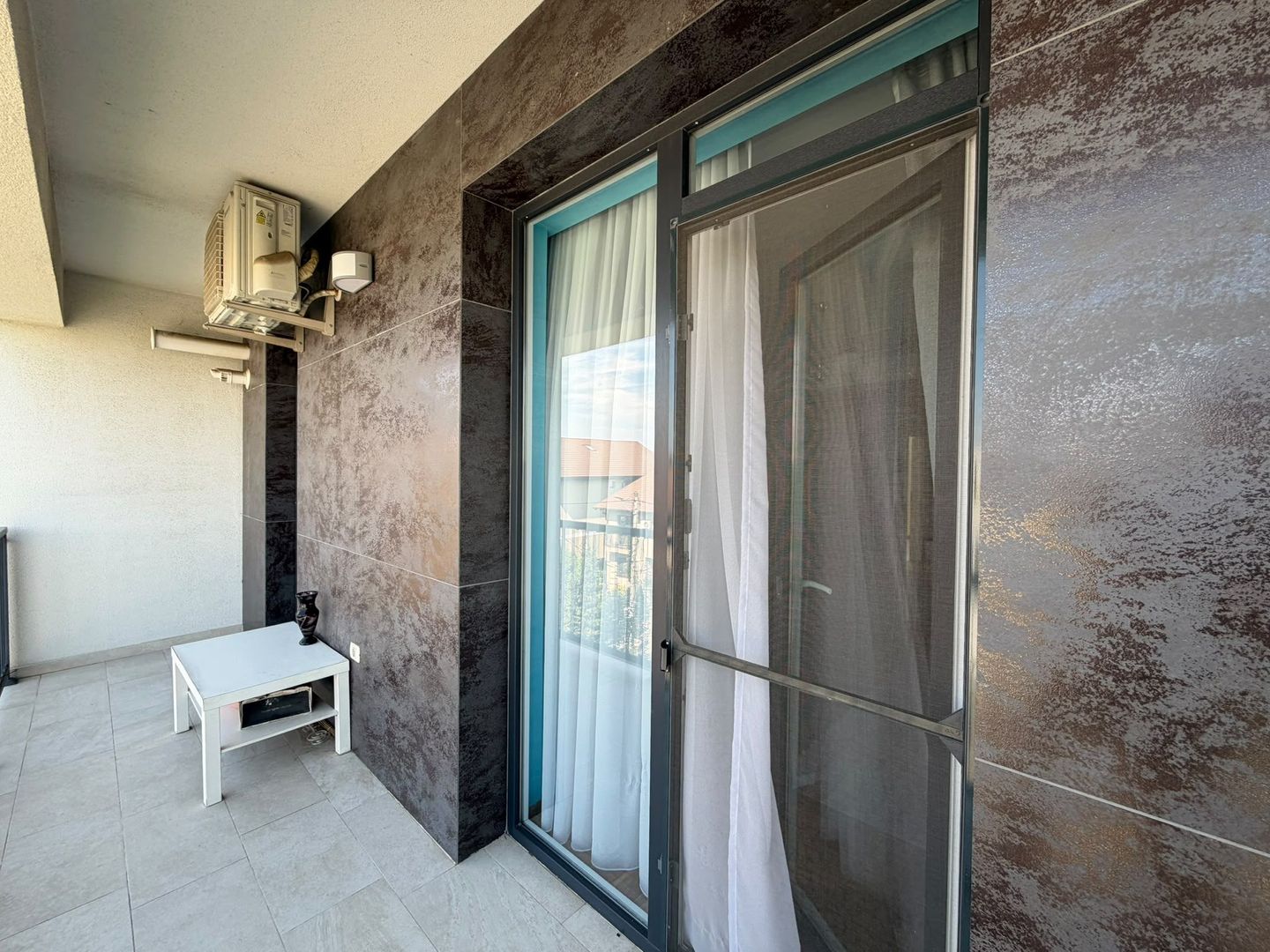 Apartament cu 3 camere, 2 bai si loc de parcare - Poză 27