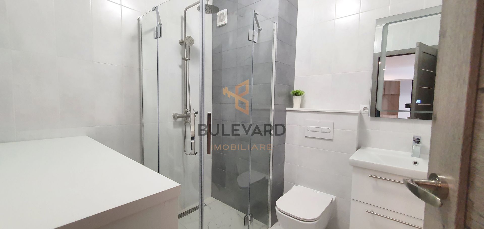 Cpmision 0! Apartament cu 2 camere, parcare, zona strazii Eroilor! - Poză 6