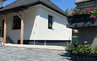 De vânzare apartament la Casa de 2 camere/singur in curte/acces auto - Poză 1